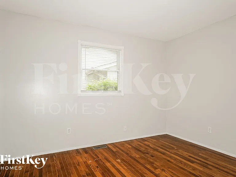 14501 Soho Dr — Photo 11
