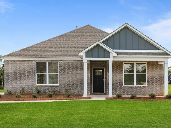 215 Ryma Oaks Ct, Dothan, AL 36301