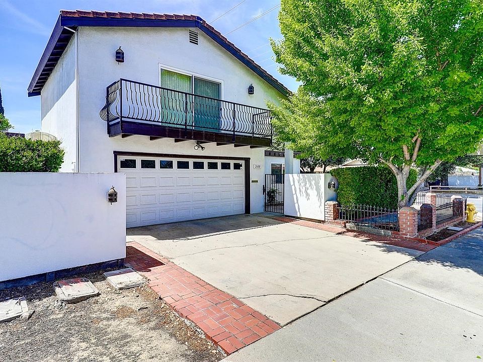 2600 El Pasado Dr. 3-4 bdrm, 2 bath, so many amenities