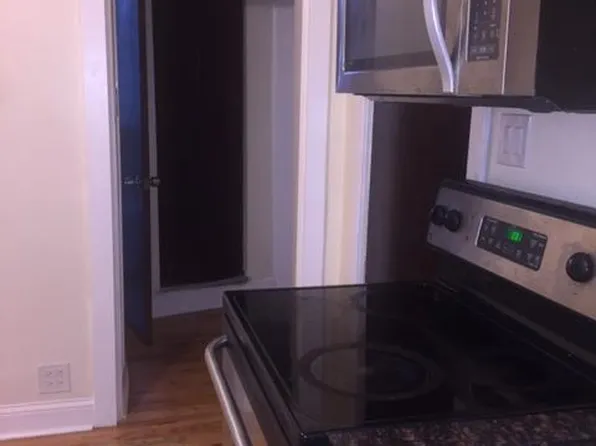 2453 W Walton St APT 3F, Chicago, IL 60622