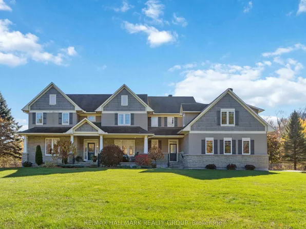 137 Goodman Dr, Ottawa, ON K2W 1C7