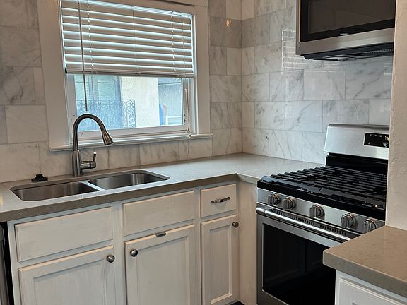 2nd image of 1653 Bayview Dr