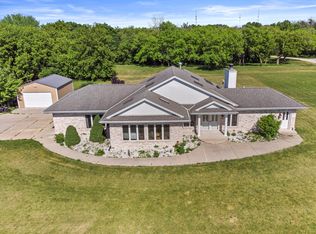 13251 W Cold Spring Rd, New Berlin, WI 53151