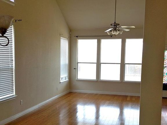3rd image of 241 Scarlet Ln
