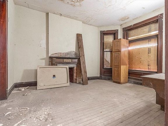 5th image of 1343 Buchanan Ave