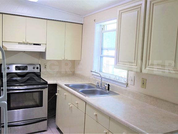 2nd image of 4261 Sabine Dr