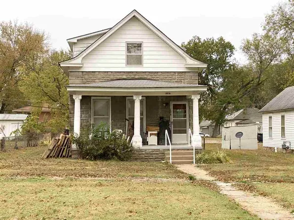 126 E 3rd St, Junction City, KS 66441