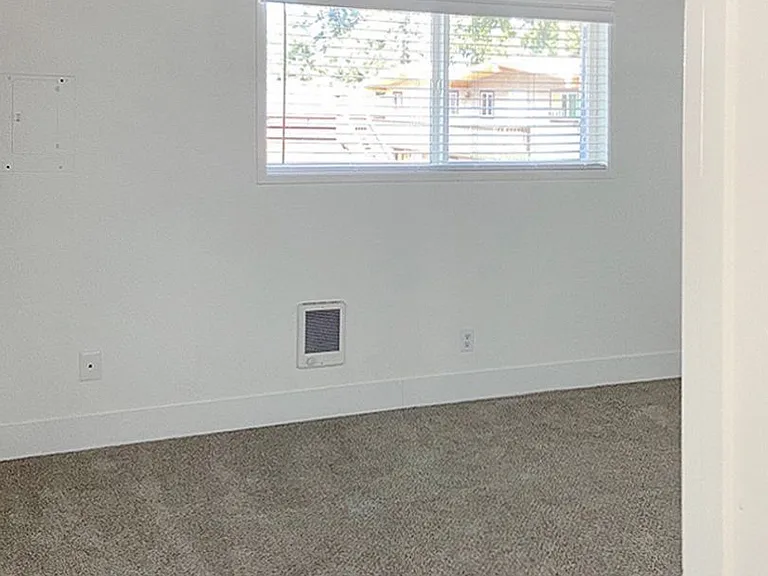 Vose Apartments — Photo 17