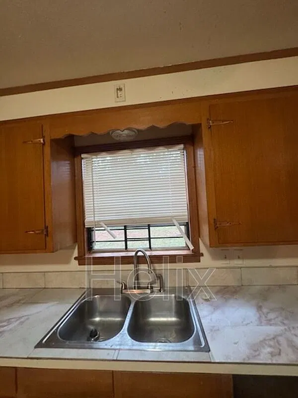 3 bed, 2.0 bath, 1672 sqft, $1,200 — Photo 4