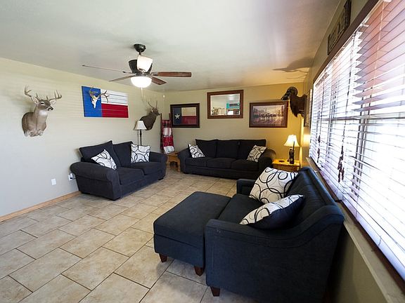 3rd image of 3649 Redbud Ave