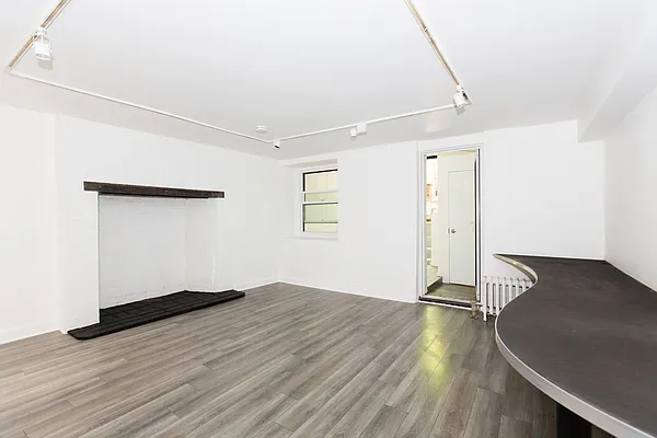 Rented by Compass | media 4