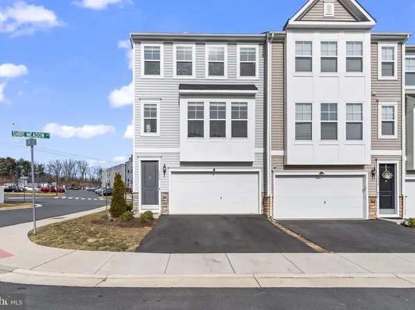 3992 Shire Meadow Ln, Triangle, VA 22172