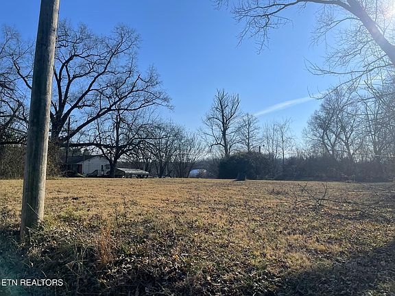 5th image of 2927 Thorn Grove Pike