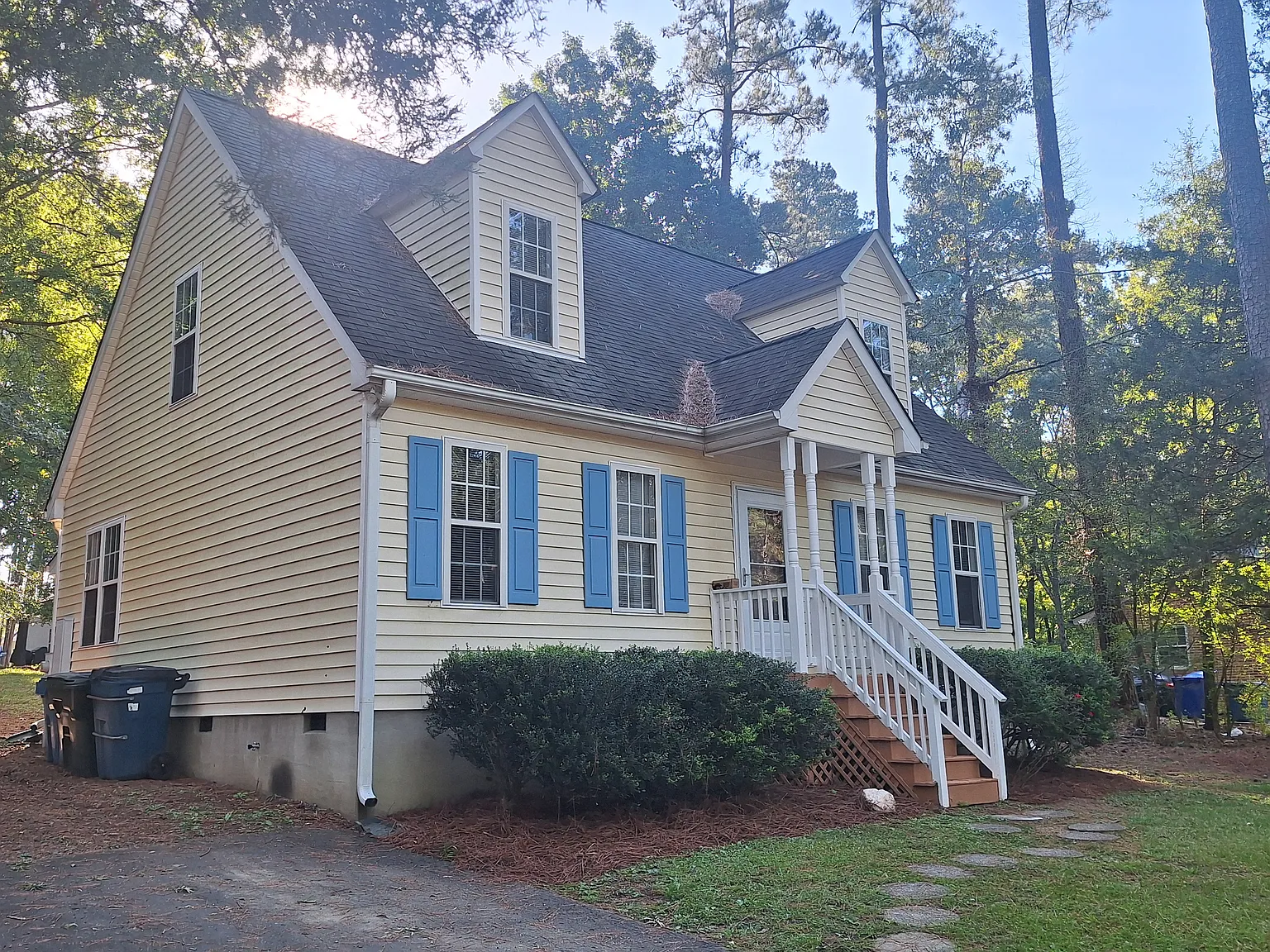 3 bed, 1344 sqft, $2,200 — Photo 2