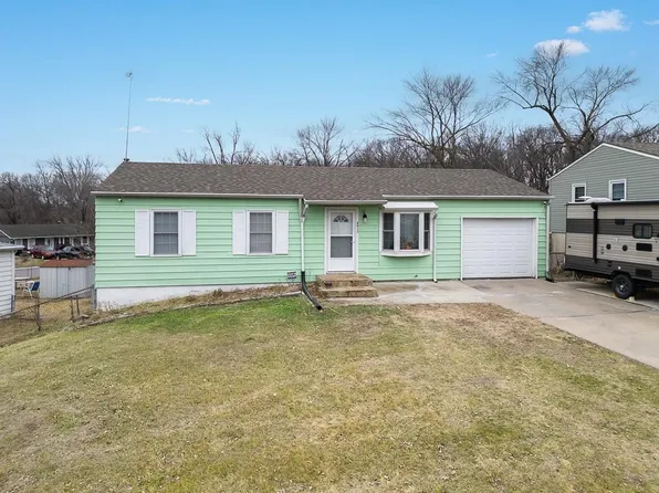 8415 Tauromee Ave, Kansas City, KS 66112