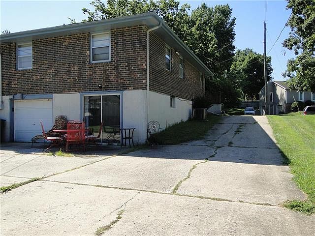 2nd image of 1805 SW Skyline Dr
