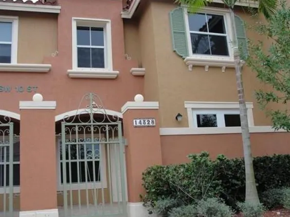 14328 SW 10th St #2404, Hollywood, FL 33027