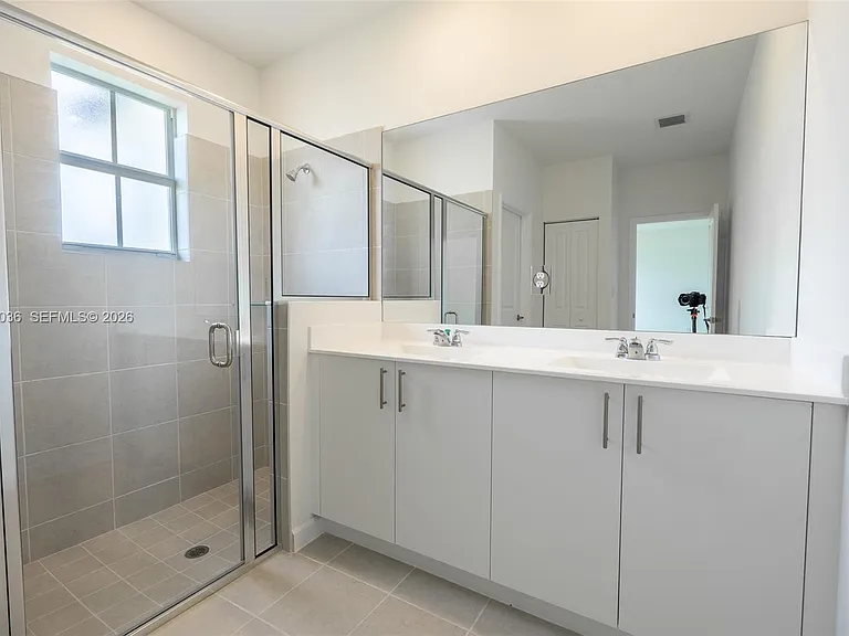2485 SE 29th Dr — Photo 46