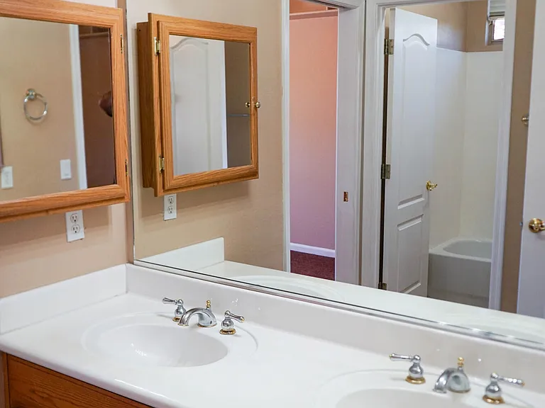 541 N Danielson Way — Photo 49