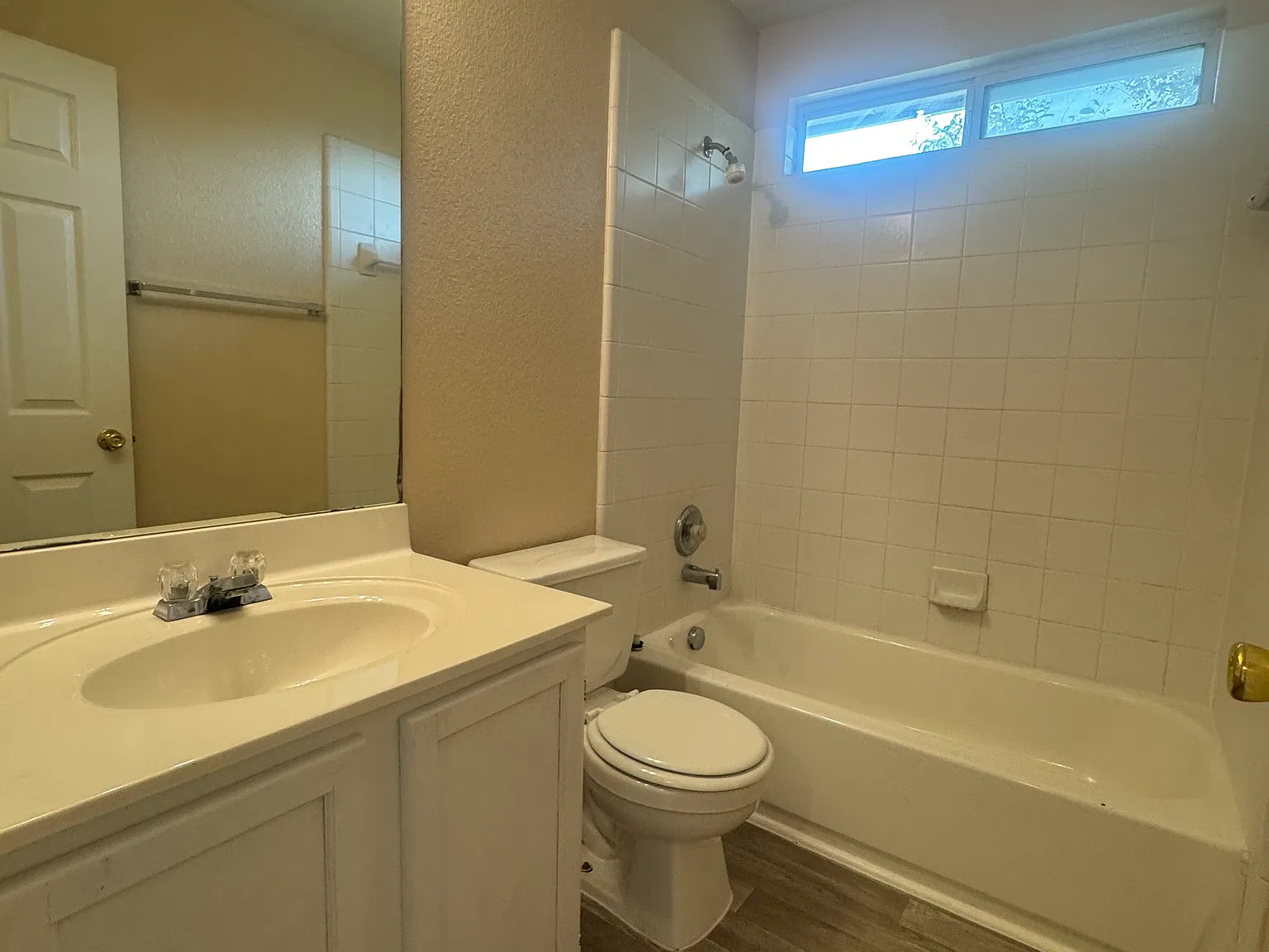 3 bed, 2.5 bath, 1372 sqft, $1,649 — Photo 4