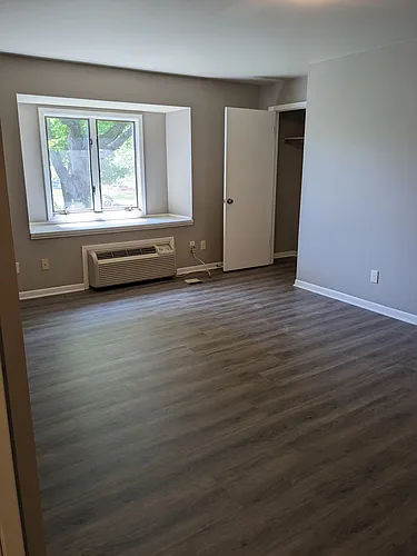 1201 Wells St Photo 1