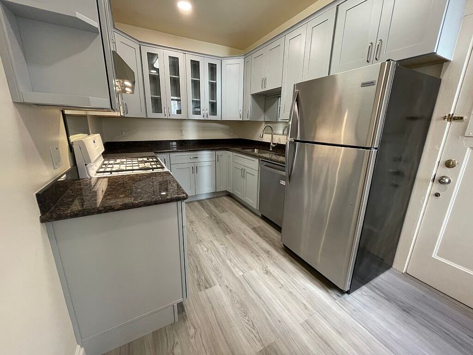 1st image of 3010 Fulton St #8