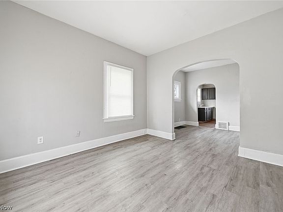 5th image of 262 Sobul Ave