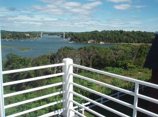 145 Essex Ave APT 423, Gloucester, MA 01930