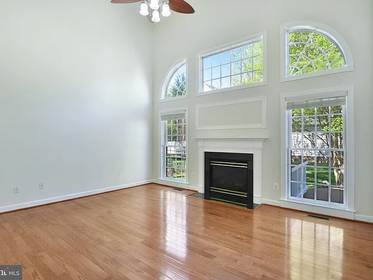 8416 Churchside Dr — Photo 37
