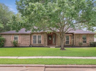 1302 Bayou Oak Dr, Friendswood, TX 77546