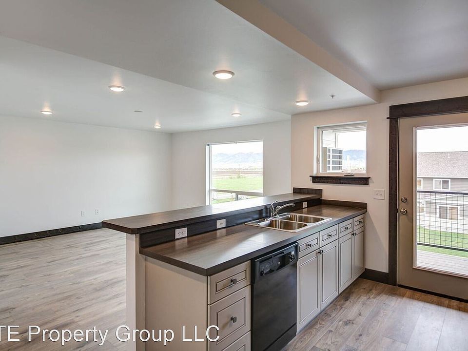 1st image of 1807 Golden West Dr #I