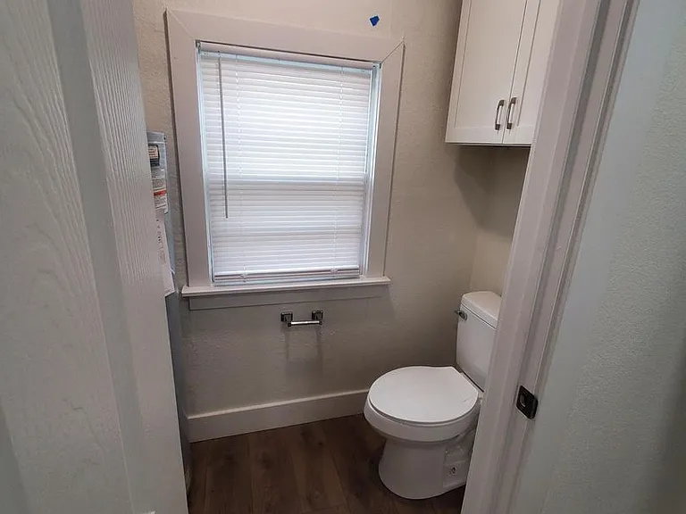 631 N Edwards Ave — Photo 6