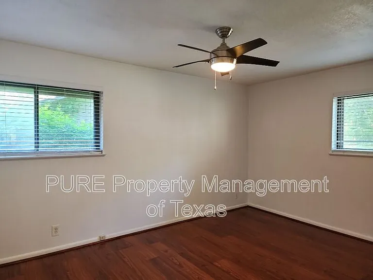 3000 Lakeside Dr — Photo 7