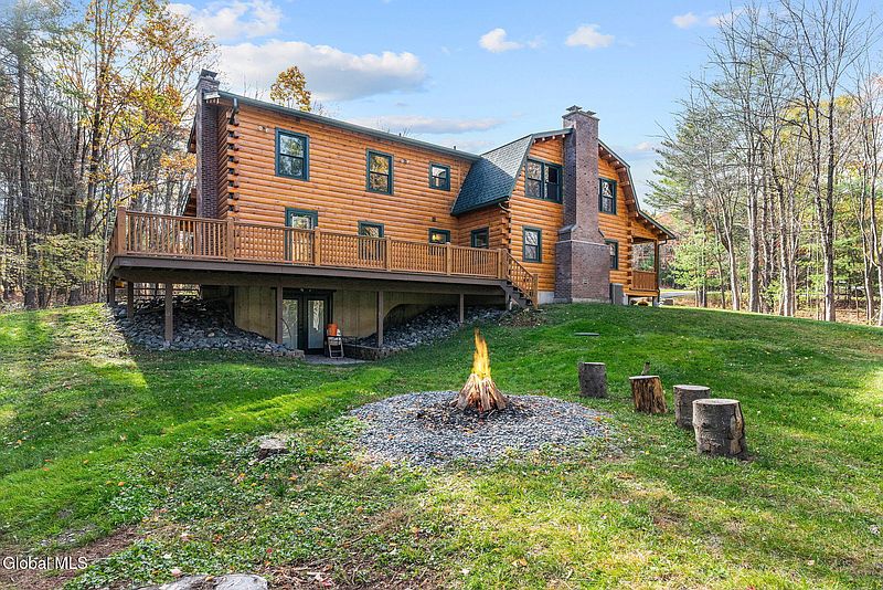 2nd image of 20 N Pine Drive