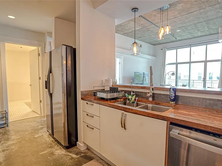 245 N Highland Ave NE #411 — Photo 9