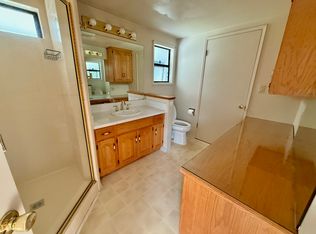 17121 Gault St, Van Nuys, CA 91406