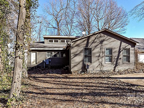 3rd image of 8163 Hope Dr