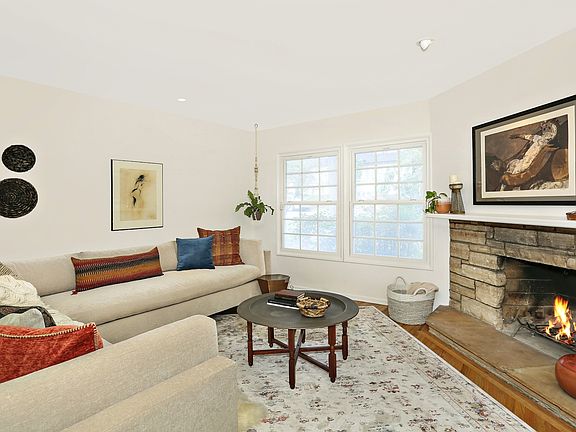 3rd image of 3728 Altura Ave