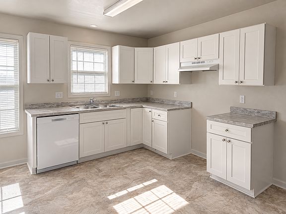 4th image of 1014 Maple Ave #102