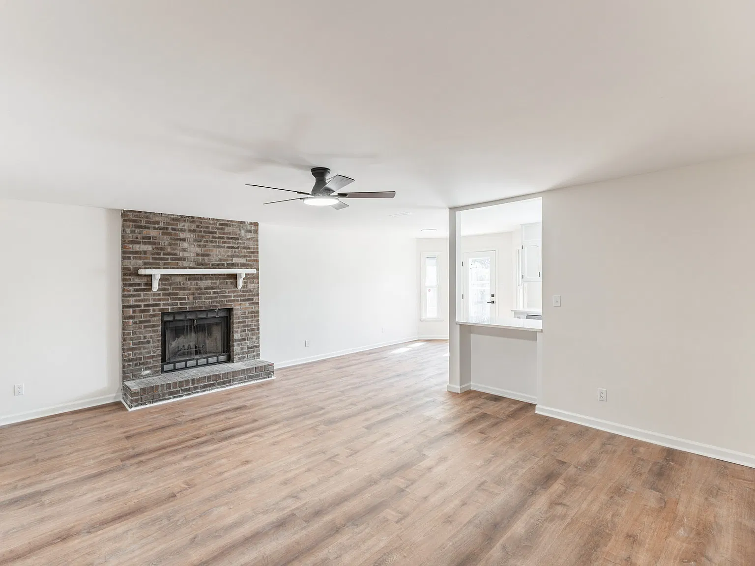 3 bed, 2.5 bath, 1700 sqft, $1,575 — Photo 3