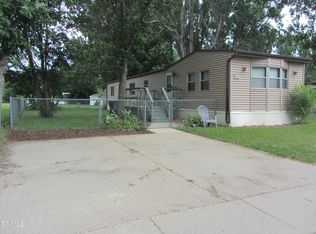 427 Dover Dr, Bismarck, ND 58504