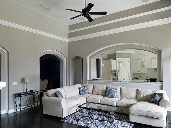 5th image of 3209 Ashwood Park Dr