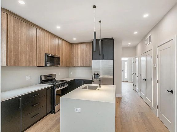 3rd image of 1810 Germantown Ave #3R