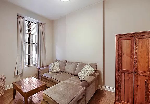3rd image of 344 W 48th St APT 1FE