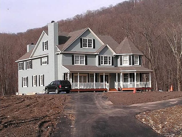 2nd image of 866 Haverstraw Rd