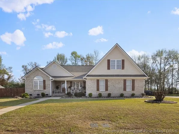 5704 Gentleman Dr, Hope Mills, NC 28348