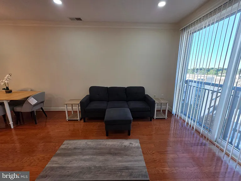 38 Maryland Ave #Penthouse 608 — Photo 10