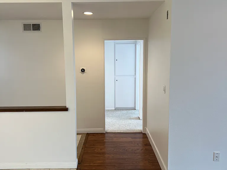 1443 Barry Ave #301 — Photo 10