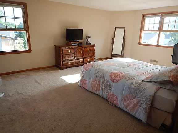 Master Bedroom with walk in 