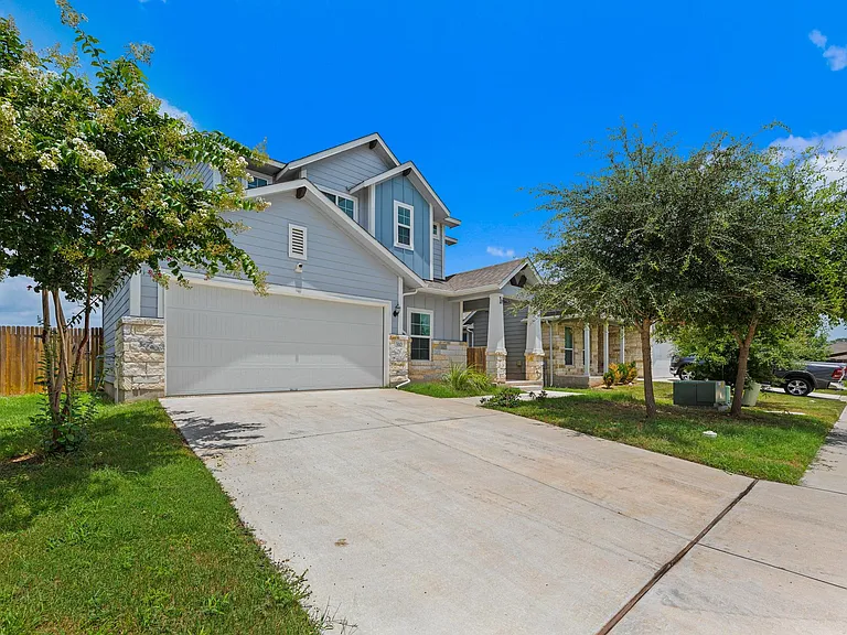 310 Rimrock Ct — Photo 1